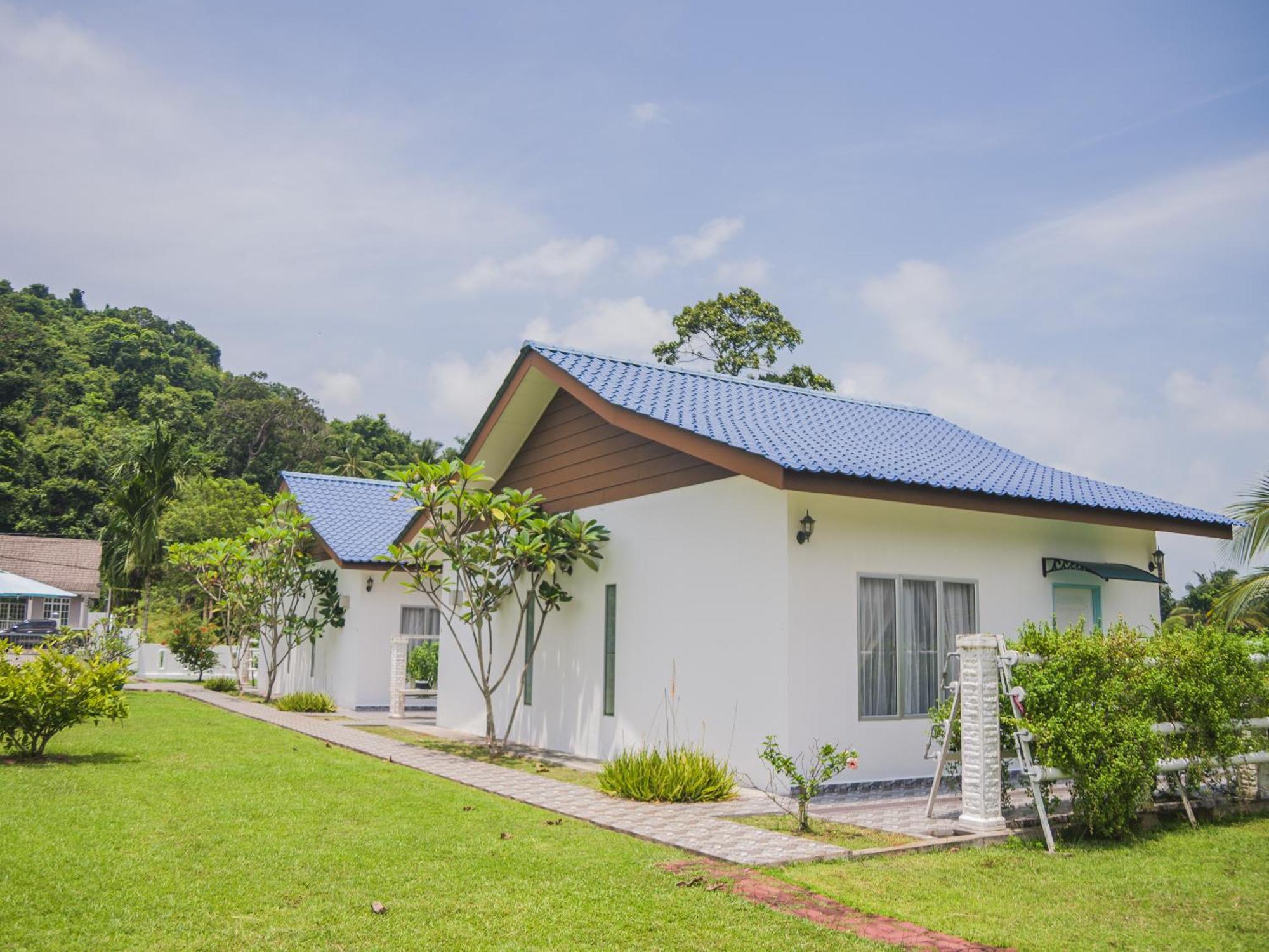 Halcyon Days @ Langkawi Apartment Pantai Cenang  Exterior photo